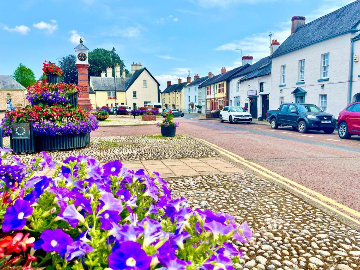 Penderi House With Cymru Holidays *