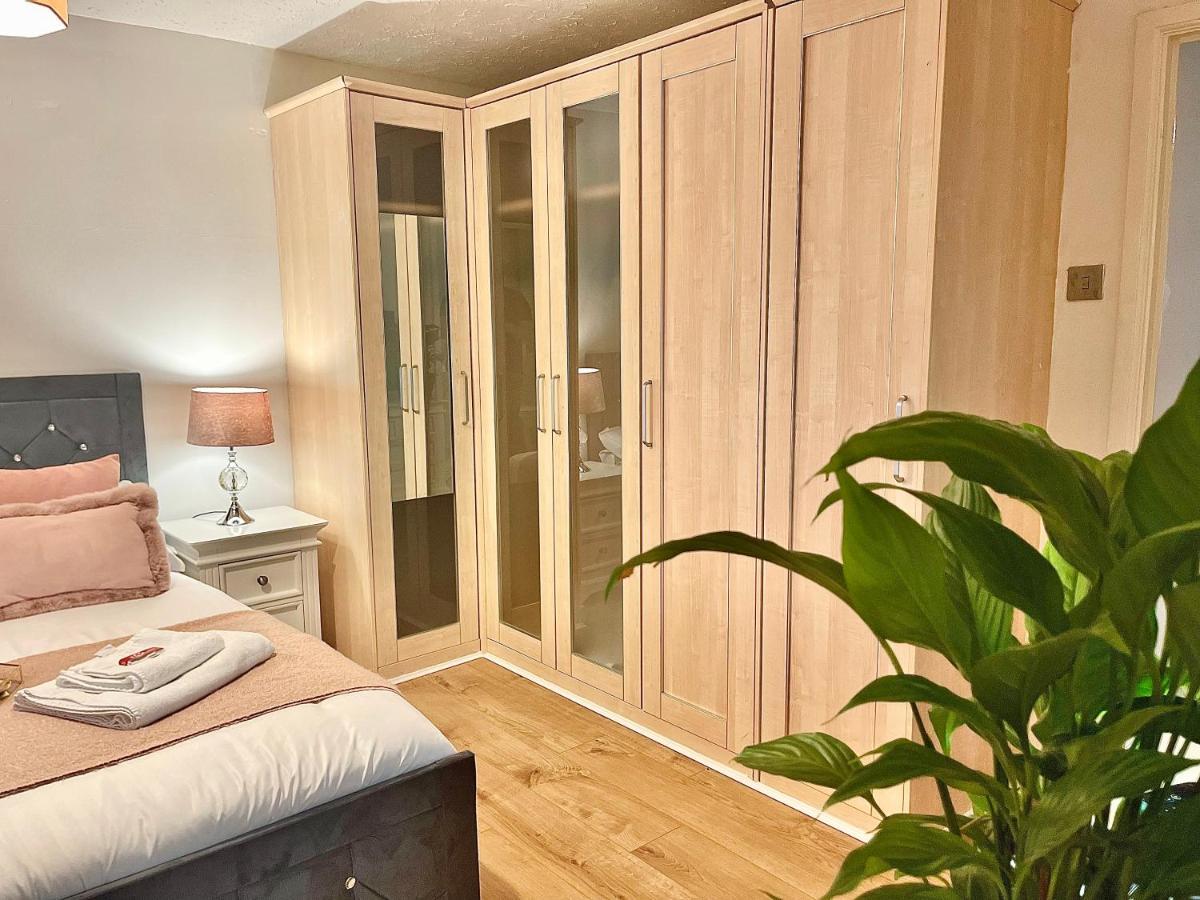 Penderi House With Cymru Holidays
